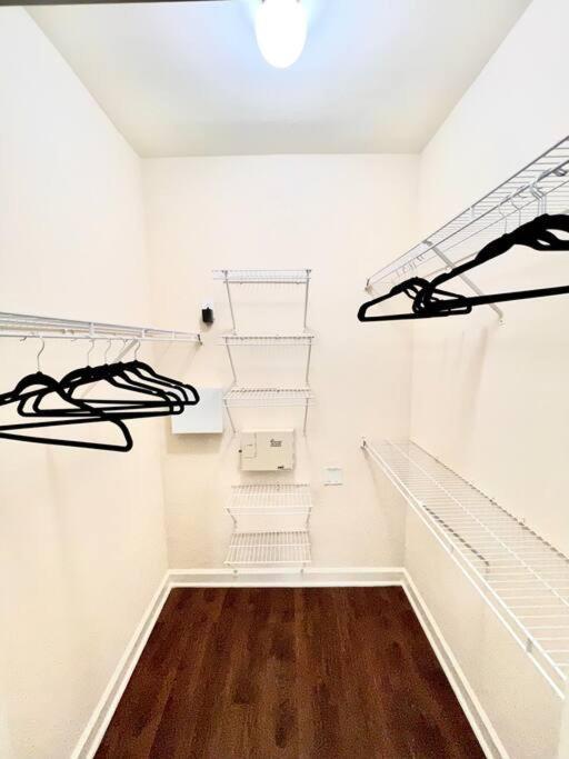 Luxury 1Bedroom/Pool View/ Galleria W/Study Desk Houston Exterior photo