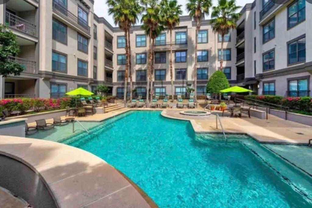 Luxury 1Bedroom/Pool View/ Galleria W/Study Desk Houston Exterior photo