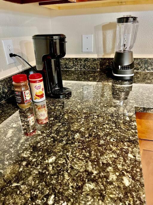 Luxury 1Bedroom/Pool View/ Galleria W/Study Desk Houston Exterior photo