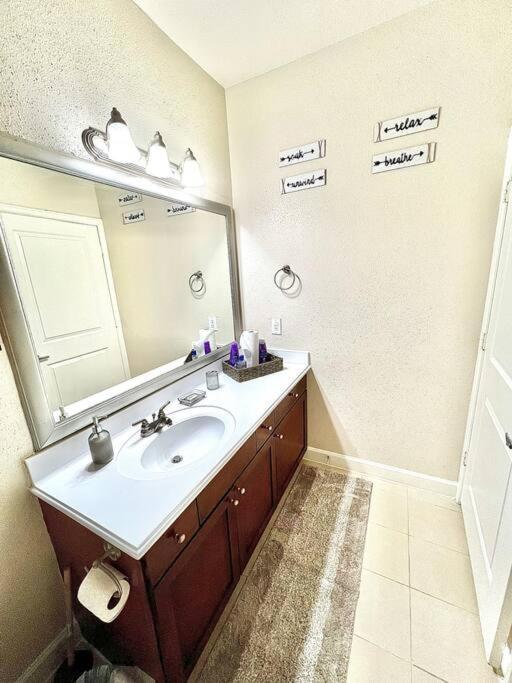 Luxury 1Bedroom/Pool View/ Galleria W/Study Desk Houston Exterior photo